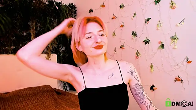 Snapshot of Kira__Cutie chatting on 16, 5, 2026 Kira Cutie online show from 16, 5, 2026