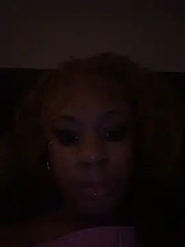 Snapshot of lailacustom chatting on 25, 3, 2026 lailacustom online show from 25, 3, 2026