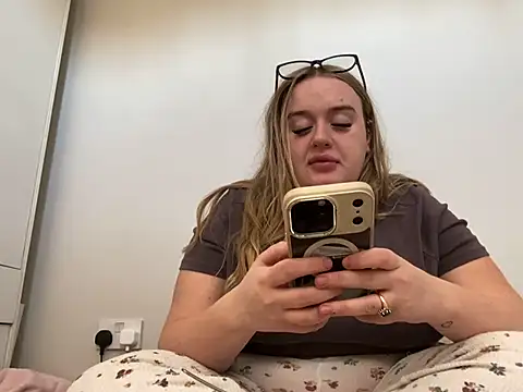 alexiablackkxx online show from 24, 4, 2026