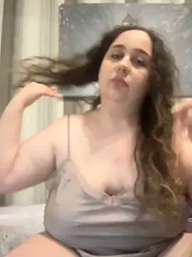 CurlyMaddie online show from 3, 6, 2026