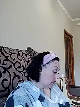 HelgaDennis online show from 4, 5, 2026