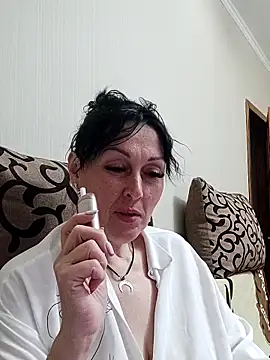 HelgaDennis online show from 17, 6, 2026