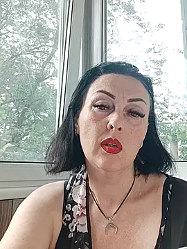 HelgaDennis online show from 8, 7, 2026