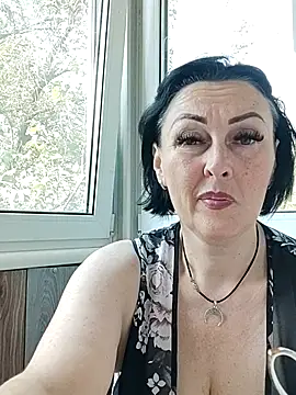 HelgaDennis online show from 4, 8, 2026