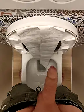 Essie deLona online show from 26, 4, 2026