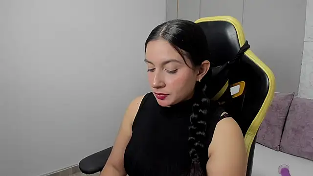 kira relish online show from 29, 4, 2026