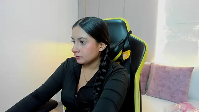 kira relish online show from 7, 5, 2026
