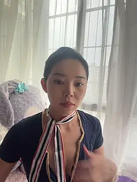 kiki-chloe online show from 15, 4, 2026