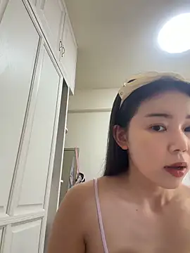 kiki-chloe online show from 23, 4, 2026