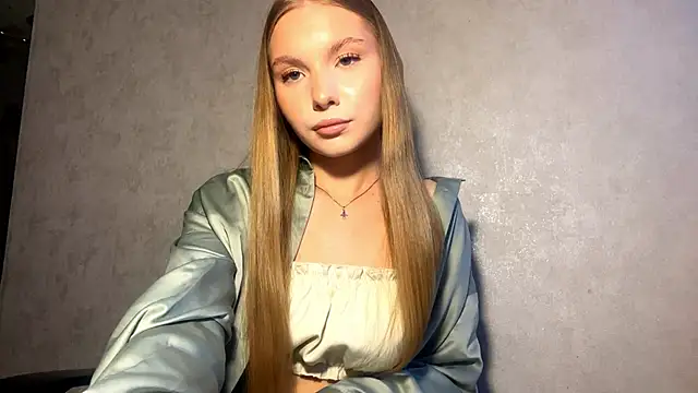 CarolineNine online show from 18, 4, 2026