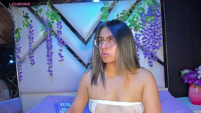 Snapshot of Freyaa_Millerr chatting on 31, 5, 2026 Freyaa Millerr online show from 31, 5, 2026
