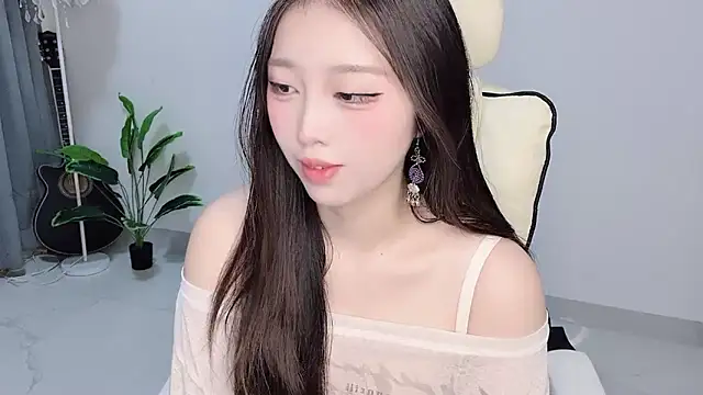 Yukiy8877 online show from 2, 4, 2026