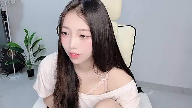 Yukiy8877 online show from 4, 4, 2026