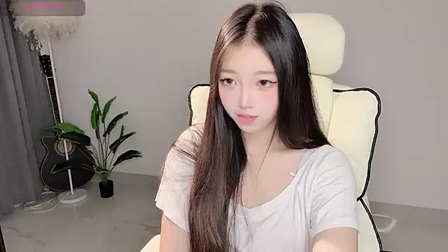 Yukiy8877 online show from 20, 4, 2026