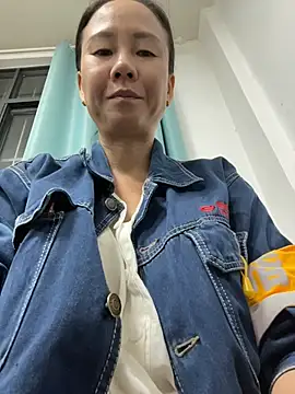lilysister66 online show from 25, 7, 2026