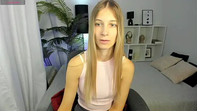 LauraPurr online show from 10, 7, 2026