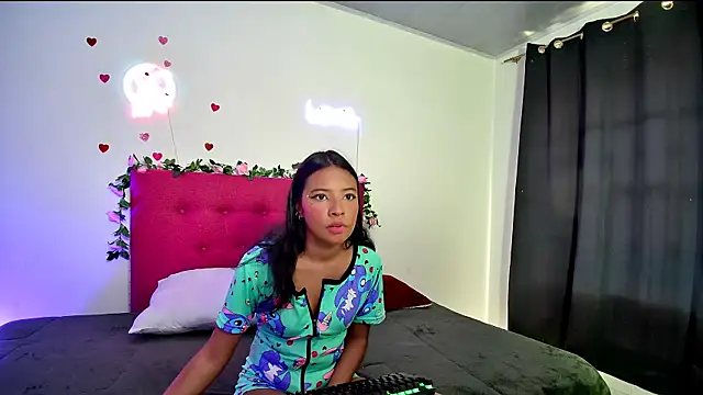 Snapshot of Ellie_Cute7 chatting on 22, 5, 2026 Ellie Cute7 online show from 22, 5, 2026