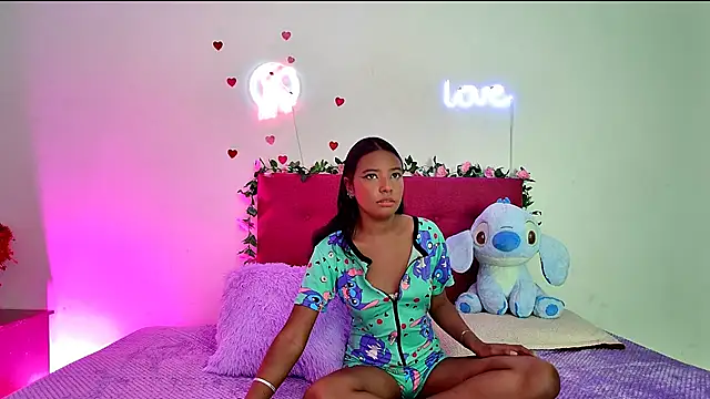 Snapshot of Ellie_Cute7 chatting on 26, 5, 2026 Ellie Cute7 online show from 26, 5, 2026