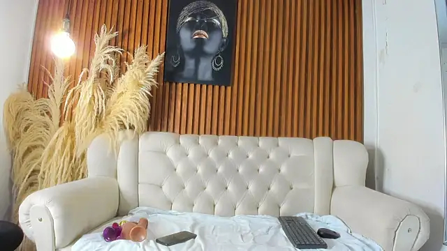 Brenda Thomp online show from 13, 6, 2026