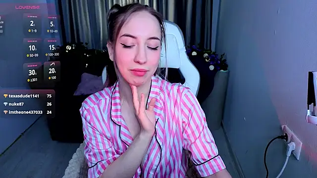 ShadowSparkle online show from 28, 4, 2026