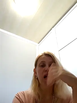 MiaLove183 online show from 24, 5, 2026