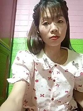AmyLinee01 online show from 12, 5, 2026