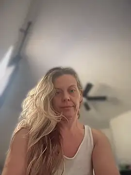 GwenWilde31 online show from 26, 6, 2026