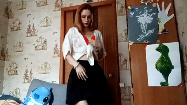 Snapshot of SirenFrost chatting on 23, 5, 2026 SirenFrost online show from 23, 5, 2026