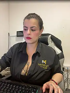 MiaHotboobs online show from 27, 5, 2026