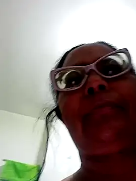 sexymomsn online show from 5, 4, 2026