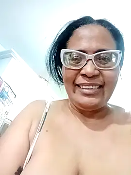 sexymomsn online show from 25, 4, 2026