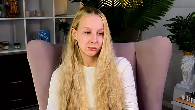 Snapshot of LishaPelle chatting on 22, 3, 2026 LishaPelle online show from 22, 3, 2026