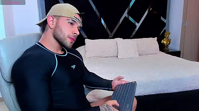 Raytorres online show from 24, 7, 2026