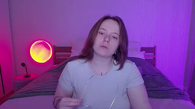 SelenaLily online show from 9, 4, 2026