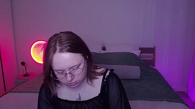 SelenaLily online show from 10, 4, 2026