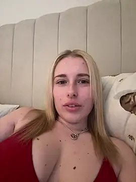 Snapshot of EloiseeUKK chatting on 23, 3, 2026 EloiseeUKK online show from 23, 3, 2026