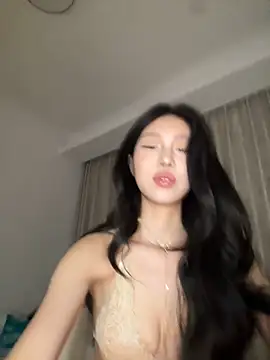 jolie 33 online show from 17, 6, 2026