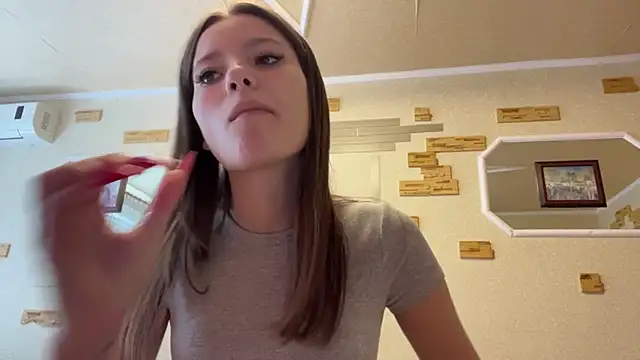 Snapshot of VersedFiend chatting on 13, 5, 2026 VersedFiend online show from 13, 5, 2026