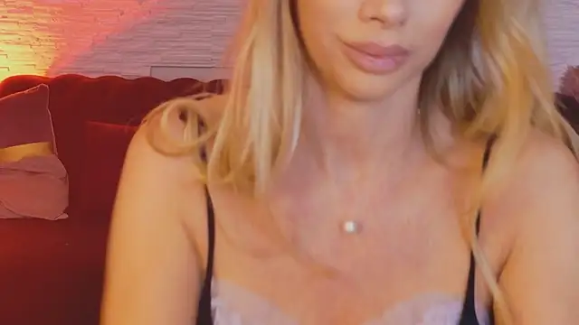 Snapshot of AngelWooW chatting on 3, 4, 2026 AngelWooW online show from 3, 4, 2026