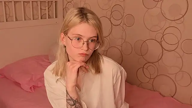 Snapshot of CarleySuski chatting on 28, 3, 2026 CarleySuski online show from 28, 3, 2026