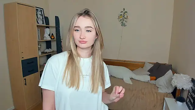 VioletteClaire online show from 18, 4, 2026