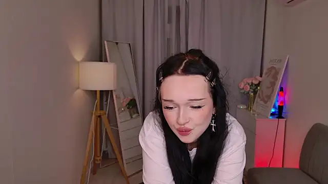 Flora Ray online show from 25, 3, 2026
