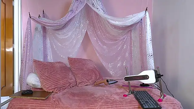 Snapshot of selene_moretti chatting on 7, 5, 2026 selene moretti online show from 7, 5, 2026