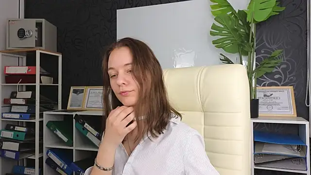 emma chaser online show from 10, 6, 2026