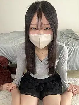momo chi o0 online show from 18, 4, 2026
