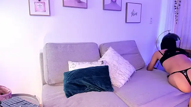 emilydolly  online show from 21, 5, 2026