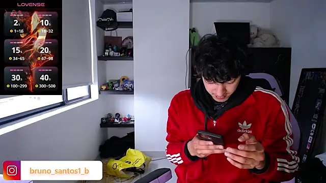 Snapshot of Bruno_santos1 chatting on 6, 4, 2026 Bruno santos1 online show from 6, 4, 2026