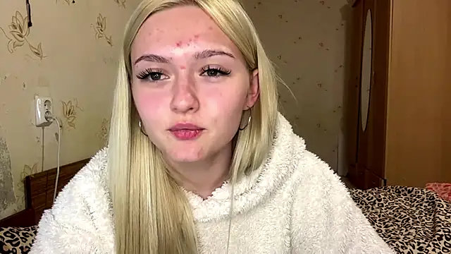 Snapshot of Sophia_Blonde chatting on 29, 4, 2026 Sophia Blonde online show from 29, 4, 2026