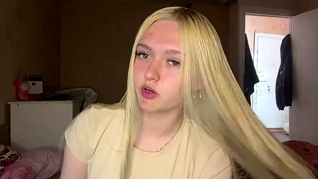 Snapshot of Sophia_Blonde chatting on 12, 5, 2026 Sophia Blonde online show from 12, 5, 2026