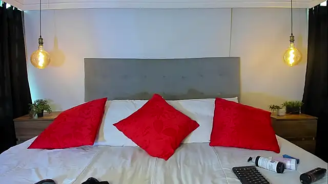 Naomi Doll  online show from 28, 7, 2026